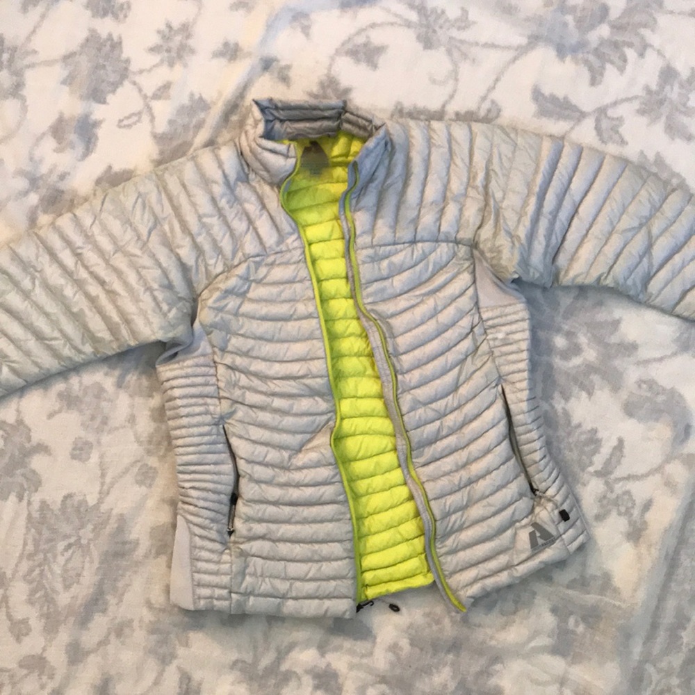Eddie Bauer | 800 Goose Down puffer
